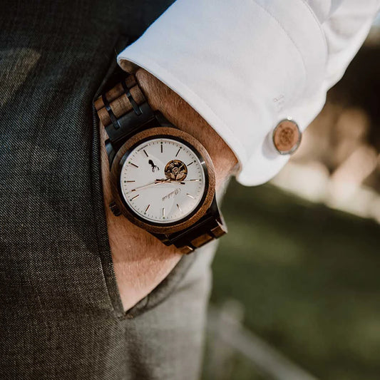 Waidzeit Holz-Automatik-Uhr aus Mooreiche APHU10231