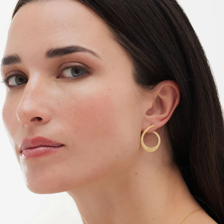 Victoria Cruz Ohrstecker "Mondkranz" in verschiedenen Farben APVC1261