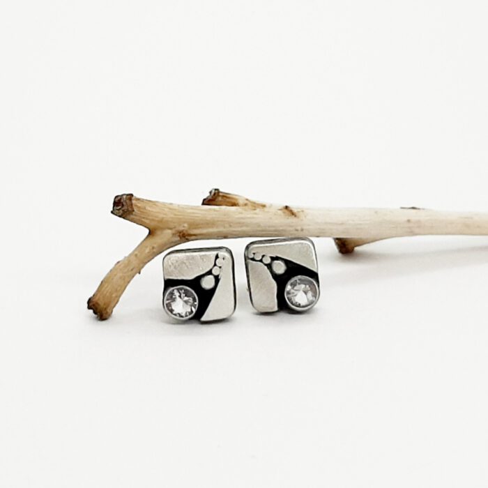 Finnlandsilber Ohrstecker "Perlendes Quadrat" APSF22125