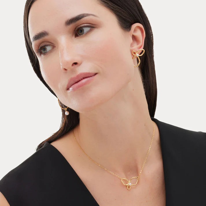 Victoria Cruz Collier "The Down of Elegance" APVC2268