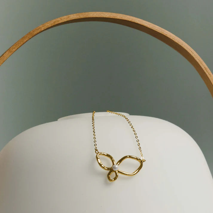 Victoria Cruz Collier "The Down of Elegance" APVC2268